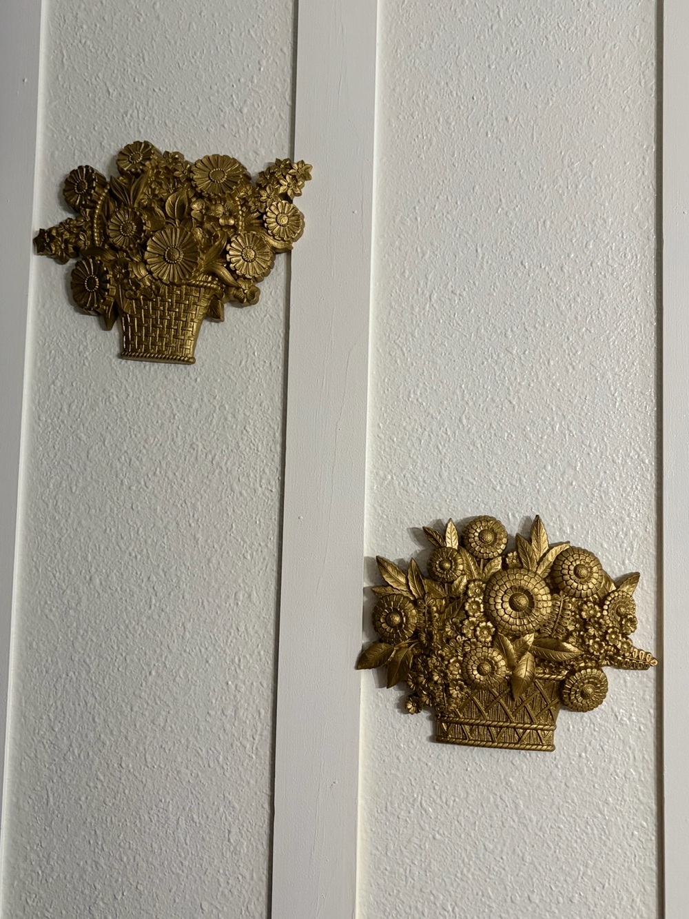 Vintage 1975 Syroco Flower Baskets Bouquets Gold Tone Wall Decor Set of 2